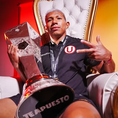Edison Flores profile