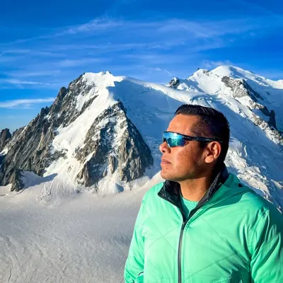 Efrén Cruz profile