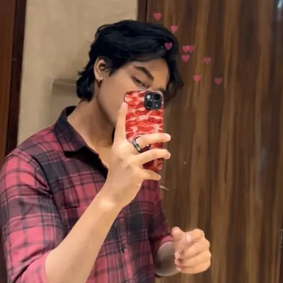 ๐๐ก๐ฌ๐๐๐ฌ profile
