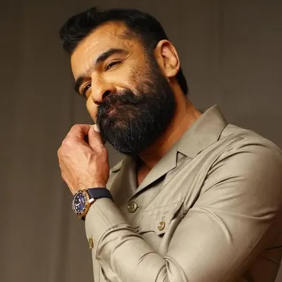 Eijaz Khan profile