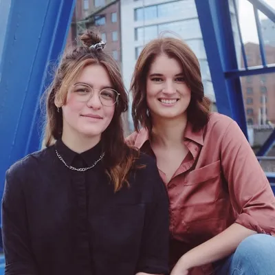 Anna & Tessa profile