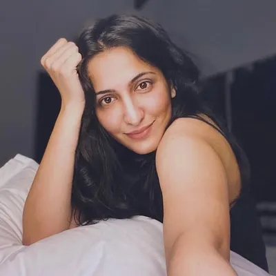 Eisha Chopra profile