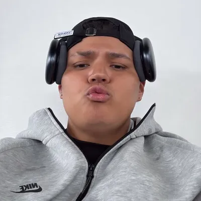Dayron Martinez profile