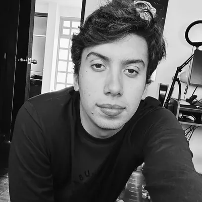 Abraham Flores profile