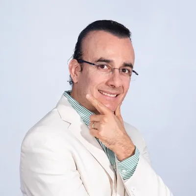Luis Alberto Medina profile