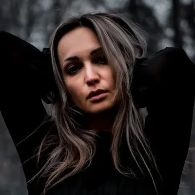 Ela Mahinpour profile