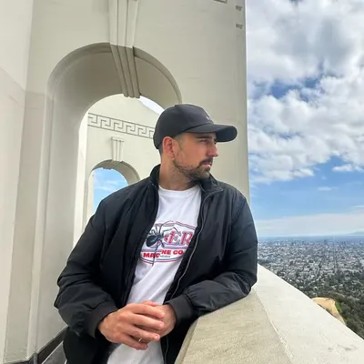 Carlos profile