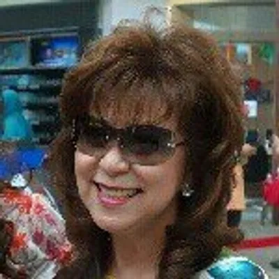 Elizabeth Lee profile