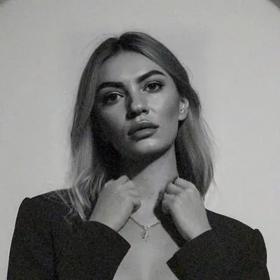 Elena Skyvová | Kurzy & Manikúra Praha profile