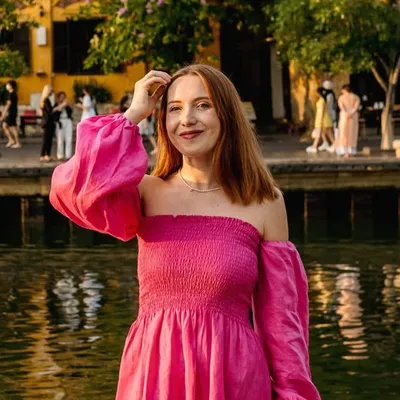 Elena🇺🇦| 📍Singapore profile