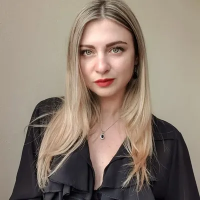 Elena Salinetti profile