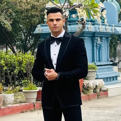 Rajan Ashta profile