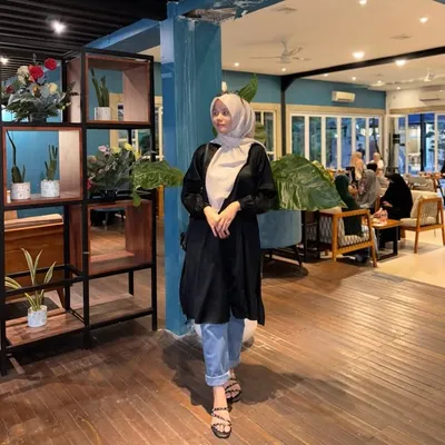 Elfira Rahmawati, SE profile