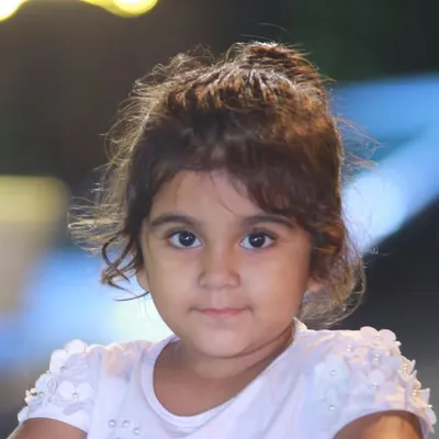 Elia Zeeshan profile