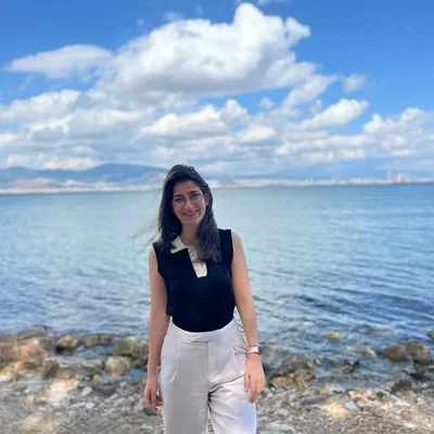 Elif Er profile