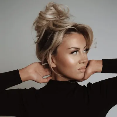 ELINA BORN profile