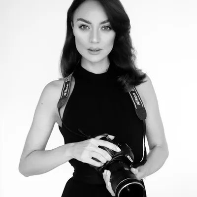 ELISABETH ARONIS profile
