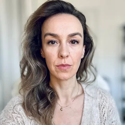 Elisa Devlin profile