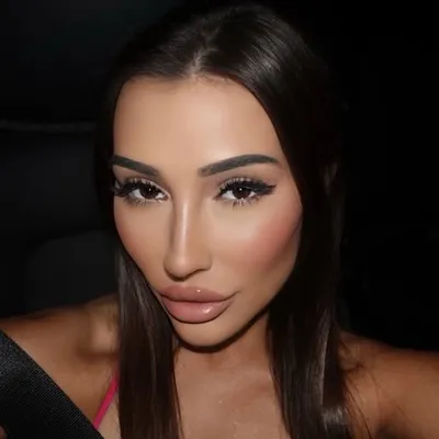 Elisa Velazquez profile