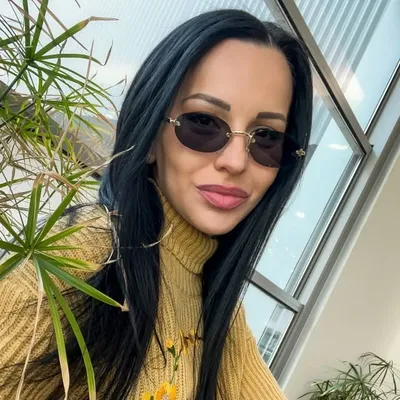 Elisaveta ๐ง๐ฌ profile