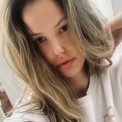 Elise Asta profile