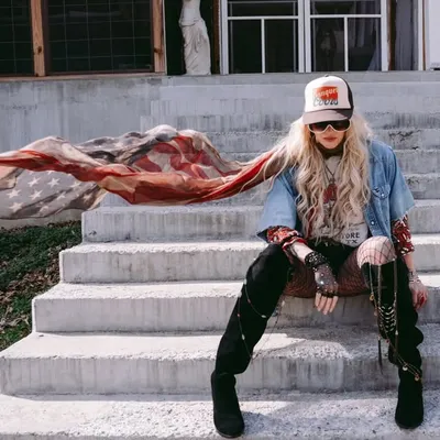 Elizabeth Cook profile