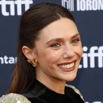 Elizabeth Olsen's closet profile