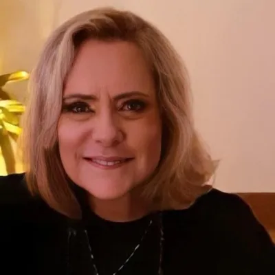 Elizabeth Savala profile