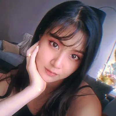 Elizabeth Tan profile