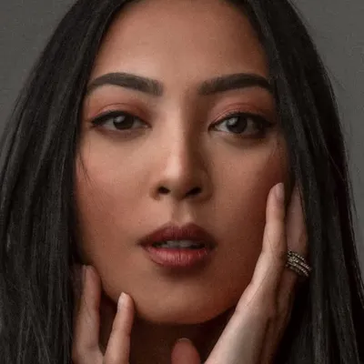 Elizabeth Rahajeng profile
