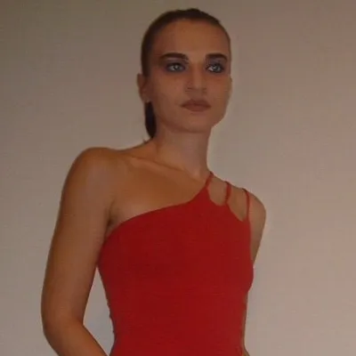 Ella Cristina profile