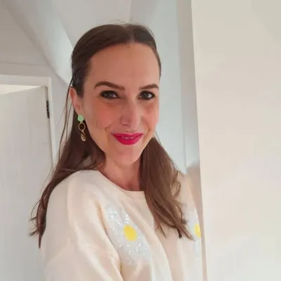 Elle De Leeuw | Grappig • eerlijk • inspiratie profile
