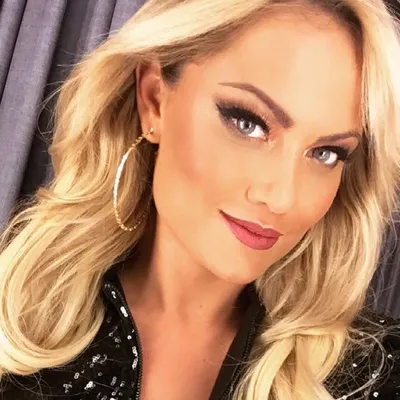 Ellen Rocche profile