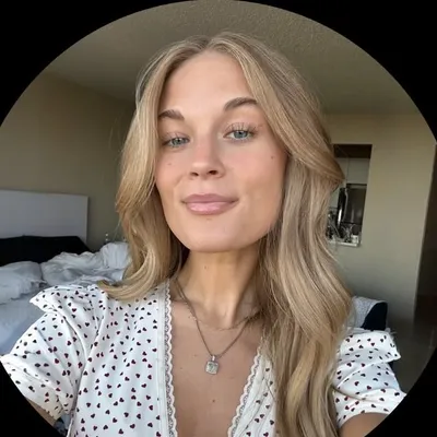 ellie adams profile