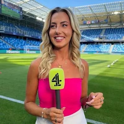 ELLIE COLLINS profile