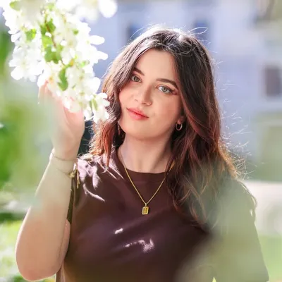 Elizabeth Kiss| Studium v zahraničí, Jazyky & Cestování profile