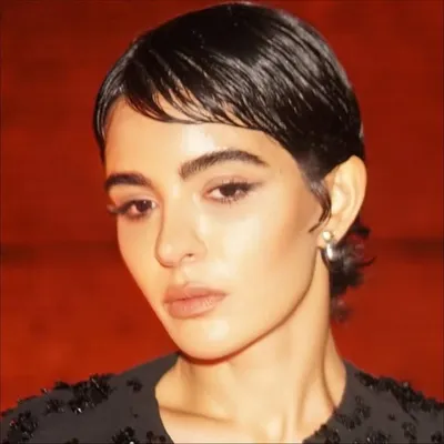 Elnaz Hakkak profile