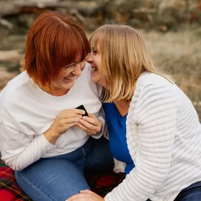 Else & Ilse | Cora & Carina | Queer Travel + Life profile