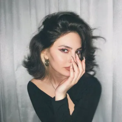 elya dagtekin profile