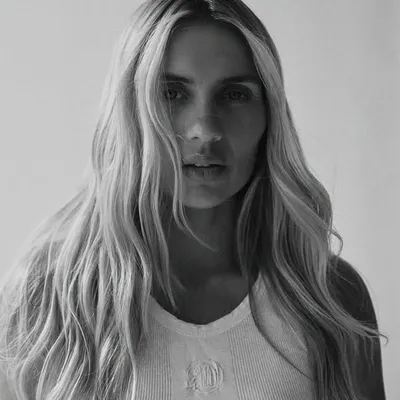 Elyse Knowles profile
