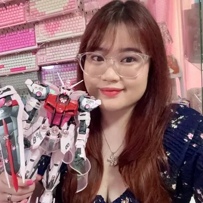 Jasmin 🎀⭐️ gamer | tech profile