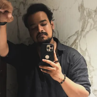 Emaat Rohaan Khan profile