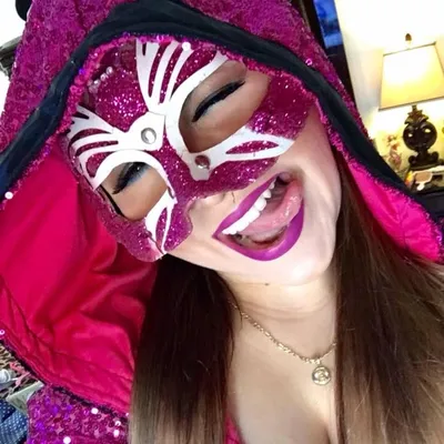 Ema Huevo (Madeleyn) profile