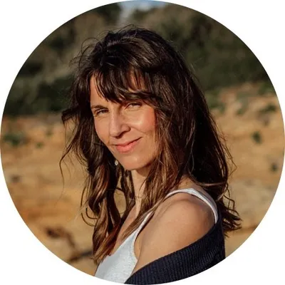 Jũlie | NeuroLeadership & Somatic Business Coach profile