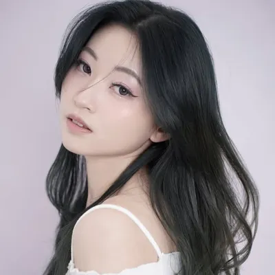 E M E L I A ♡ K O H profile