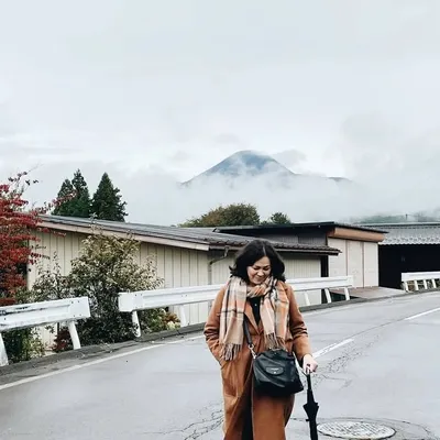 Emiko Davies profile