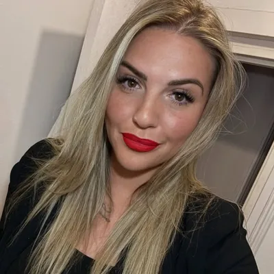 Emi Cesari profile