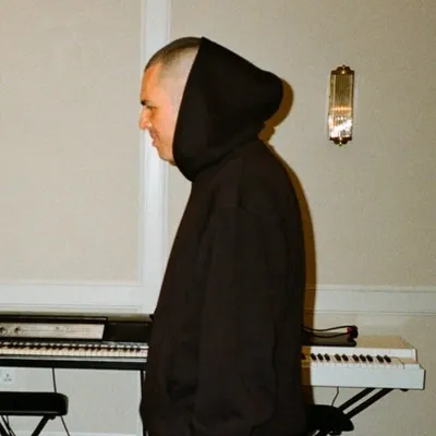Emil Nava profile