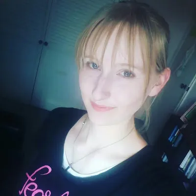 Younique with Emily Kate profile