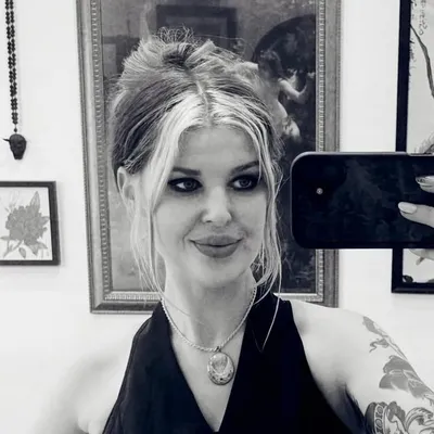 Emily Rose Murray profile